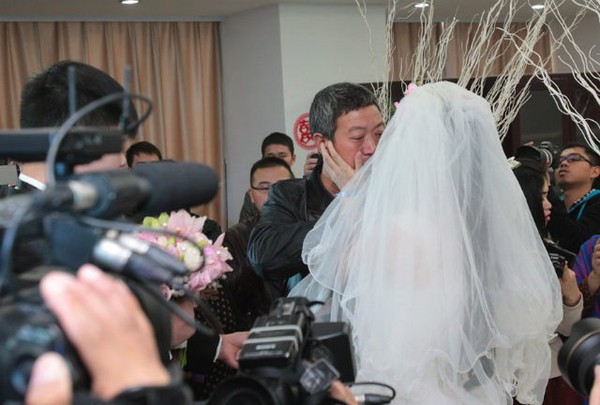 Đám cưới xúc động của cô gái 24 tuổi mắc bệnh ung thư giai đoạn cuối 6