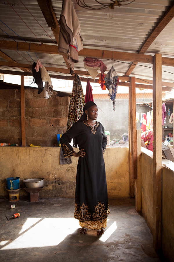 Chùm ảnh: Cuộc sống chông gai khi trở lại của những người chiến thắng Ebola 5
