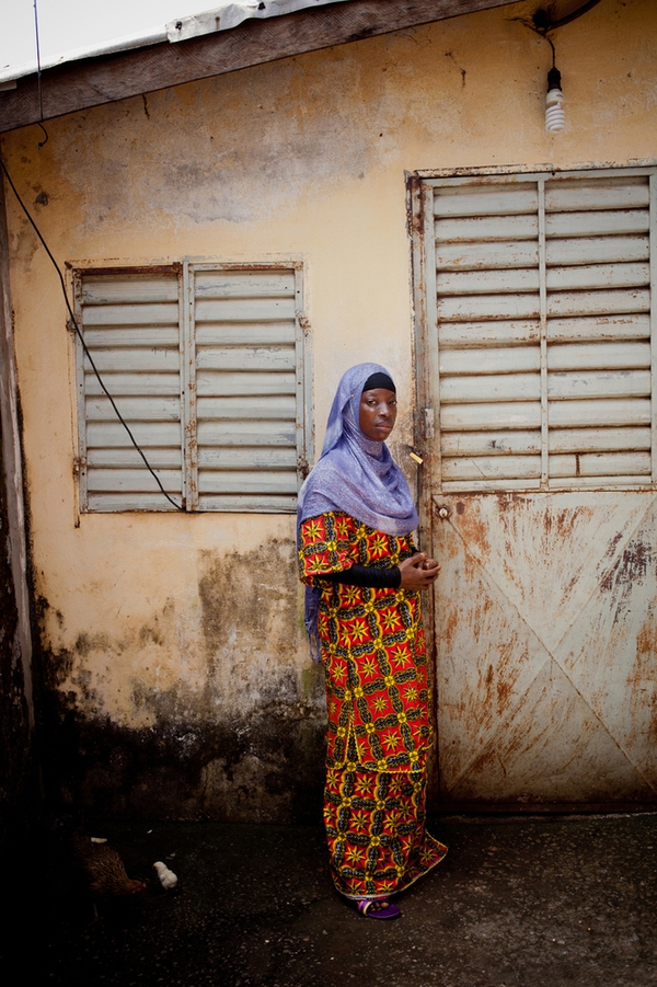 Chùm ảnh: Cuộc sống chông gai khi trở lại của những người chiến thắng Ebola 10