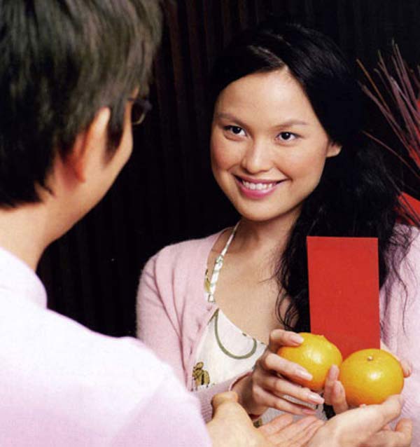 Chồng &ldquo;trốn&rdquo; vợ sang x&ocirc;ng đất nh&agrave; h&agrave;ng x&oacute;m 1