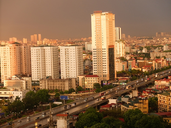 bầu trời vàng sau cơn mưa