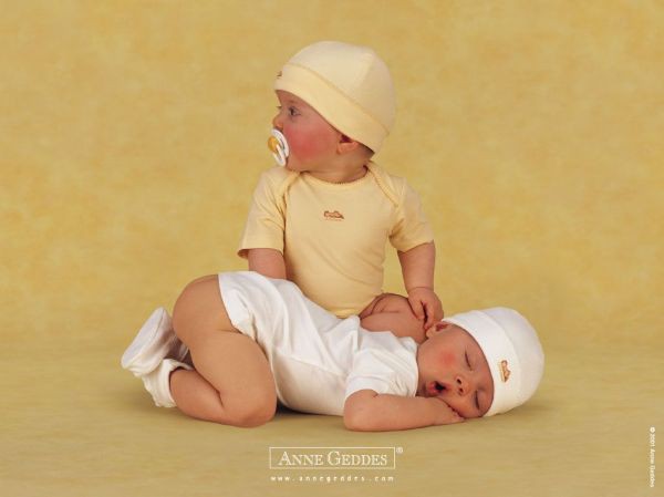 Ngẩn ngơ với chùm ảnh bé sinh đôi tuyệt đẹp 5 Ngẩn ngơ với chùm ảnh bé sinh đôi tuyệt đẹp 5