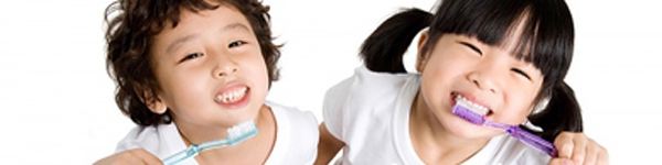 Hướng dẫn mẹ cách vệ sinh răng miệng cho bé 4