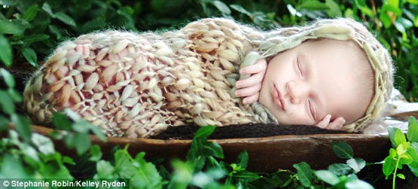 Ngắm không chớp mắt hình ảnh những em bé ngủ bên len 9