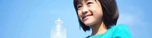 Lưu &yacute; về chế độ ăn uống cho trẻ trong ng&agrave;y h&egrave; 2