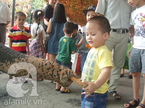 Chia sẻ kinh nghiệm để bé ngoan khi đi nhà trẻ 3 Chia sẻ kinh nghiệm để bé ngoan khi đi nhà trẻ 3
