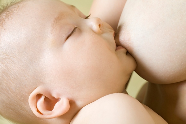 Mách mẹ cách cho con bú để không bị viêm tuyến vú 1 Mách mẹ cách cho con bú để không bị viêm tuyến vú 1