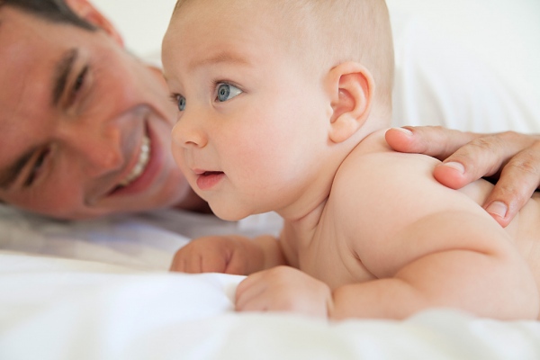 Cười rụng rốn với những pha chăm con kinh điển của c&aacute;c &ocirc;ng bố 2