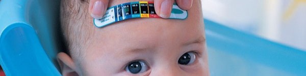 Chăm s&oacute;c con khi b&eacute; bị sốt trong m&ugrave;a đ&ocirc;ng 2