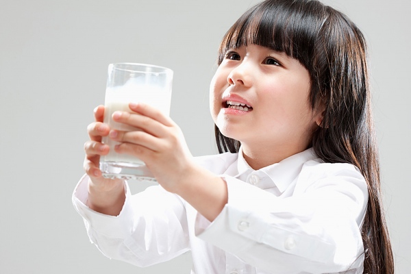 Thông tin mẹ cần biết: dinh dưỡng trong sữa dê 1