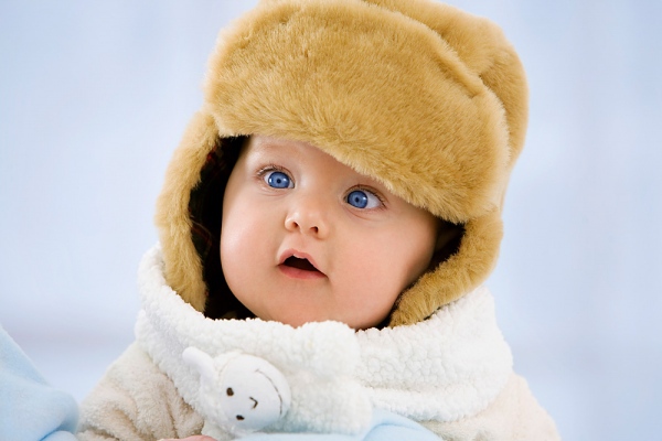 5 chú ý quan trọng khi mặc quần áo cho bé trong ngày lạnh 1