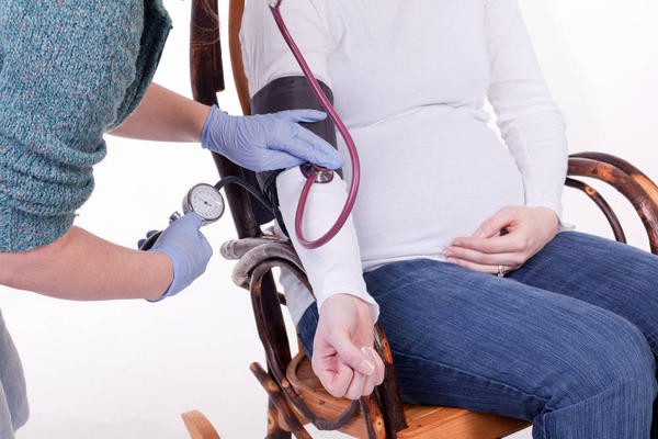 Đôi điều mẹ bầu cần biết về cao huyết áp thai kỳ 1