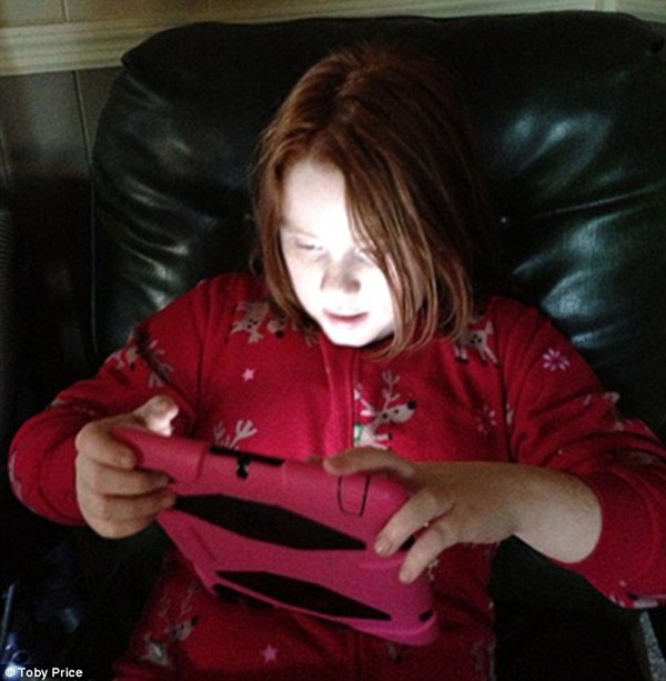 Ipad phần n&agrave;o gi&uacute;p trẻ em tự kỷ ph&aacute;t triển khả năng giao tiếp 2