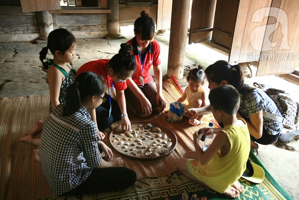 Mang con đến Bảo tàng Dân tộc để Mang con đến Bảo tàng Dân tộc để