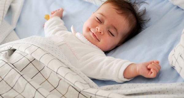 7 bí quyết giúp bạn rèn cho bé thói quen ngủ riêng 2
