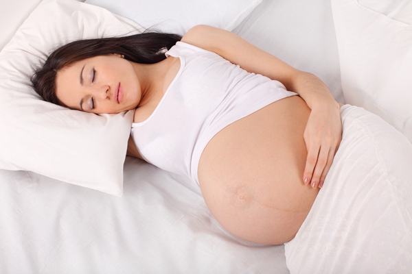 10 mẹo giúp mẹ bầu ngủ ngon trong suốt thai kỳ 3