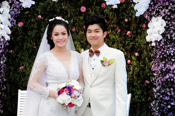 Chồng Nhật Kim Anh... mặc váy trong MV của vợ 1