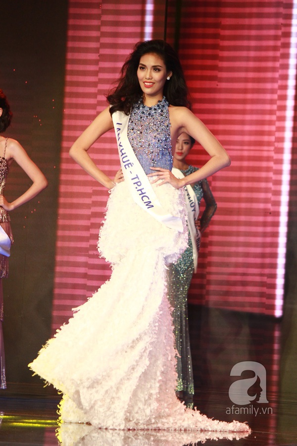 Lan Khuê đăng quang Hoa khôi áo dài, đại diện Việt Nam thi Miss Word 1
