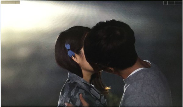 Kang Tae Oh bất ngờ hôn Nhã Phương giữa đêm khuya 4