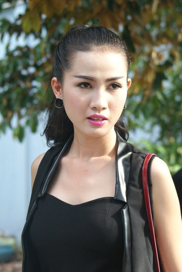 Ảnh Hoa hậu Đặng Thu Thảo làm bác sĩ 6