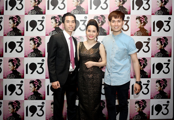 Vợ chồng Đoàn Thúy Trang ra mắt album 11