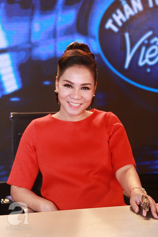 Ảnh cô gái xăm mình ở Vietnam Idol 12