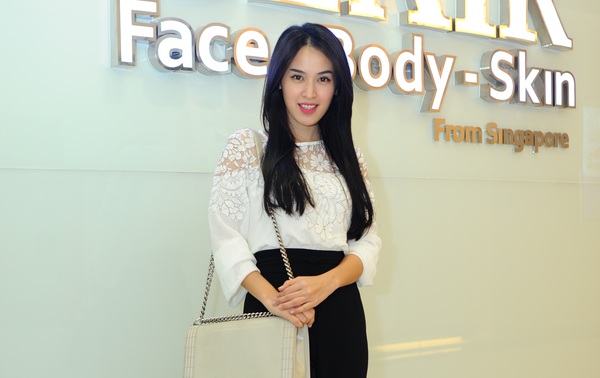 Ảnh T&uacute; Vi trốn Văn Anh đi l&agrave;m đẹp 6
