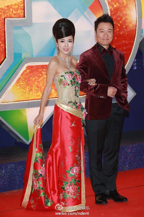 Mỹ nam, mỹ nữ tấp nập trên thảm đỏ TVB 18