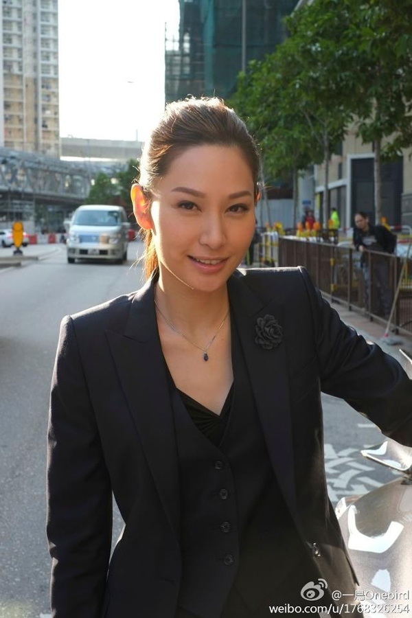 Hoa hậu Hồng Kông “cướp” đất diễn của Châu Hải My 5