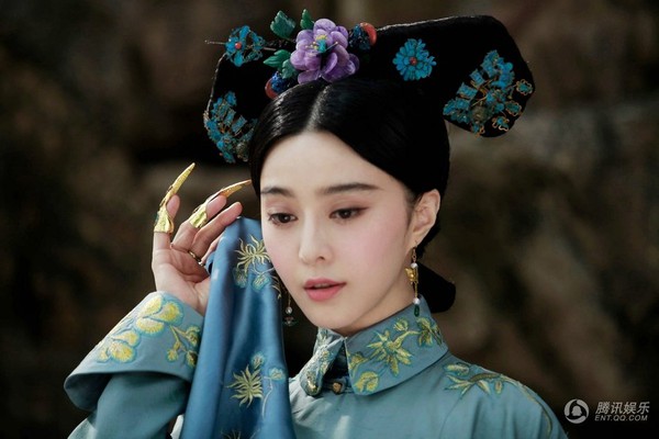 Phạm Băng Băng trở th&agrave;nh b&agrave; ho&agrave;ng bị phế truất 3