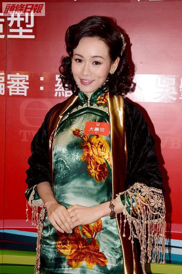 Cựu Hoa hậu Hồng Kông đóng vai... ngoại tình với em chồng 1