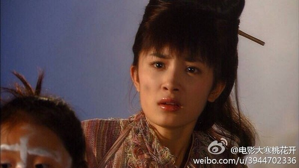 Fan tranh cãi vì Dương Mịch trong phim 2004 khác xa hiện tại 4