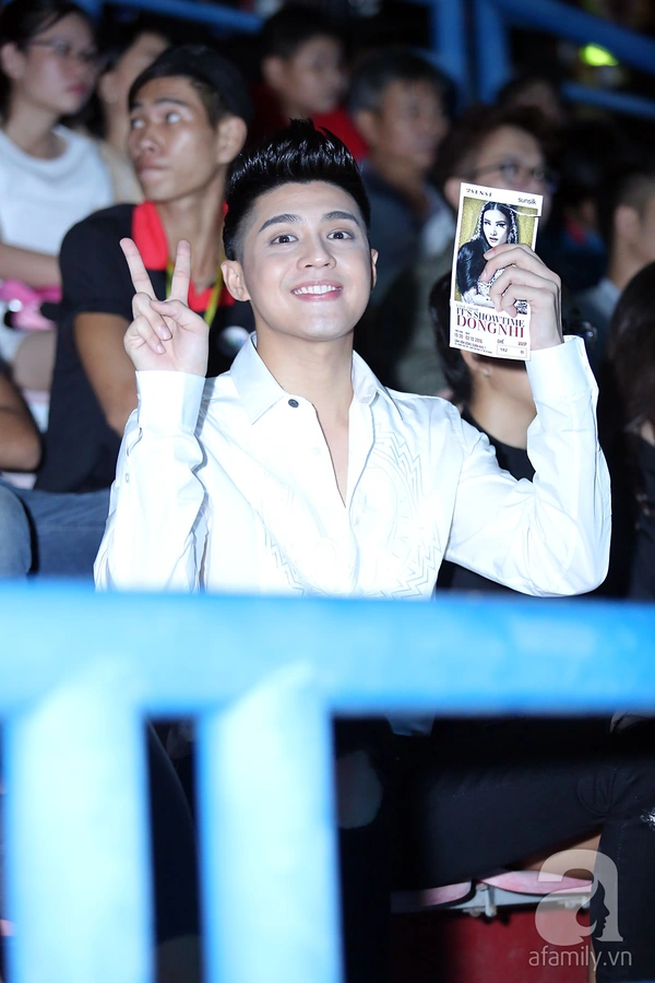 Liveshow Đ&ocirc;ng Nhi