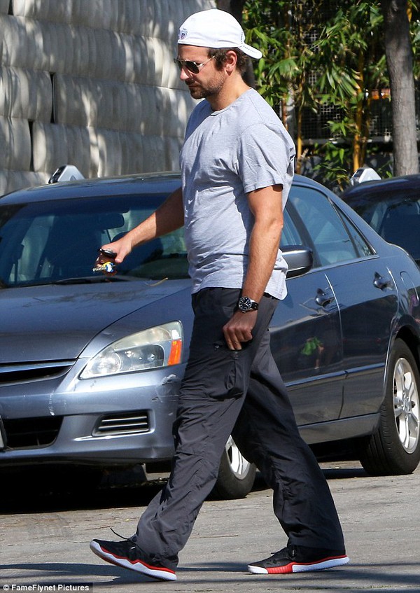 Bradley Cooper hen ho Naomi Campell