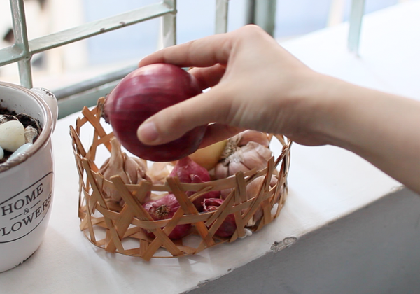 Mẹo giữ h&agrave;nh tỏi