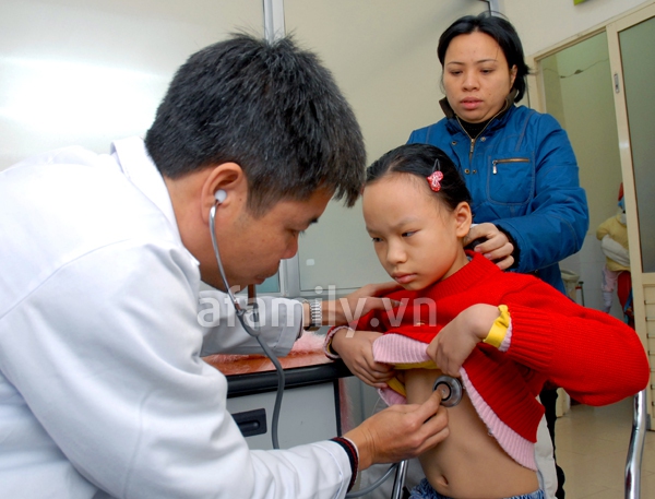 R&eacute;t hại, r&eacute;t đậm: người lớn, trẻ nhỏ "tấp nập" nhập viện 3