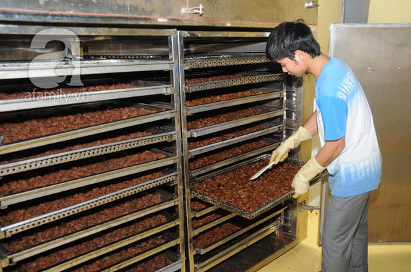 Cận cảnh quy trình làm mứt, ô mai Tết của một gia đình trên phố cổ 7 Cận cảnh quy trình làm mứt, ô mai Tết của một gia đình trên phố cổ 7
