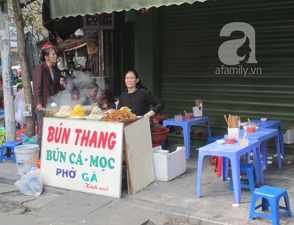 Những khu vực nhiều hàng quán ăn bán xuyên Tết ở Hà Nội 8