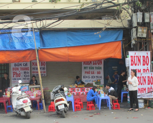 Những khu vực nhiều hàng quán ăn bán xuyên Tết ở Hà Nội 5