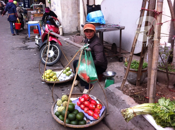 Tiểu thương bán rau “hiu hắt” vì rau rớt giá thê thảm 4