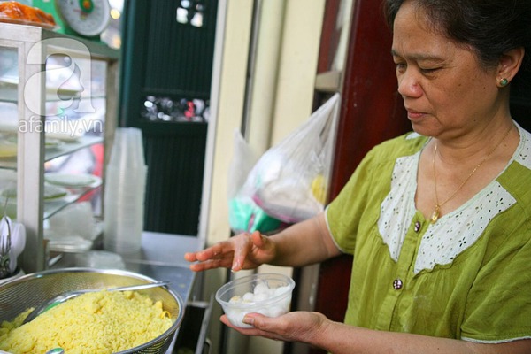 Cận cảnh một gia đình có truyền thống làm bánh trôi, bánh chay trên phố cổ 14