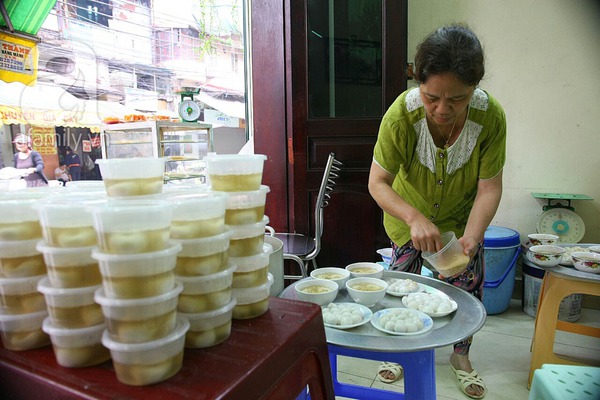 Cận cảnh một gia đình có truyền thống làm bánh trôi, bánh chay trên phố cổ 2