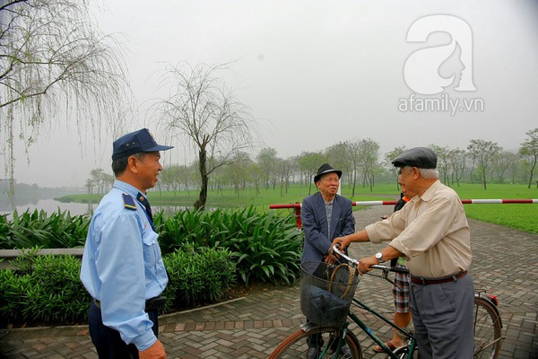 Sau ngày khai trương, công viên Yên Sở vẫn đóng cửa, không cho dân vào tham quan 10