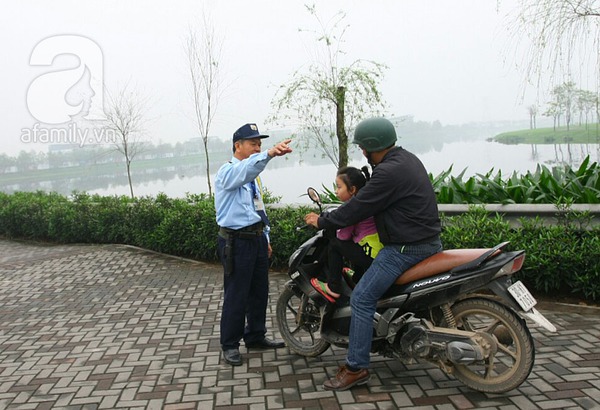 Sau ngày khai trương, công viên Yên Sở vẫn đóng cửa, không cho dân vào tham quan 5