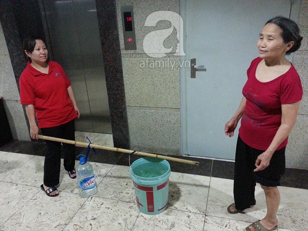 Gánh nước bằng thang máy, đi tắm nhờ ở chung cư bạc tỉ giữa lòng Hà Nội 5