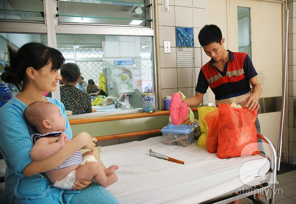 Em bé của cặp sinh đôi mắc sởi ở BV Bạch Mai đã được xuất viện 13