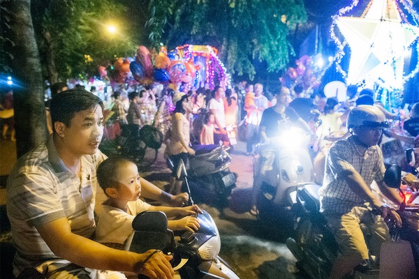 Độc đáo lễ rước đèn Trung thu Tuyên Quang giữa lòng Hà Nội 14
