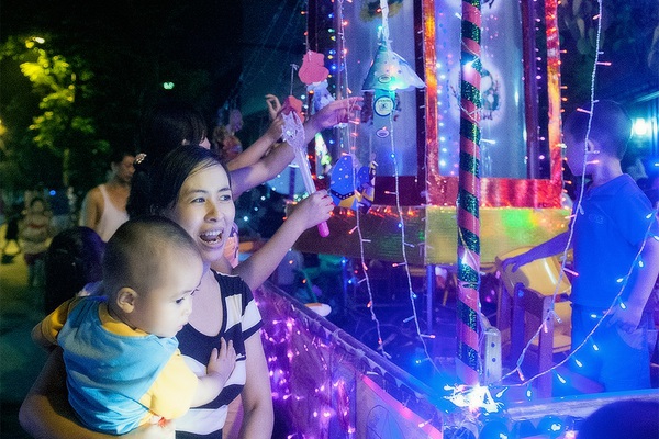 Độc đáo lễ rước đèn Trung thu Tuyên Quang giữa lòng Hà Nội 15