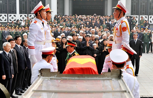 Những thời khắc xúc động trong lễ tang Đại tướng Võ Nguyên Giáp 23