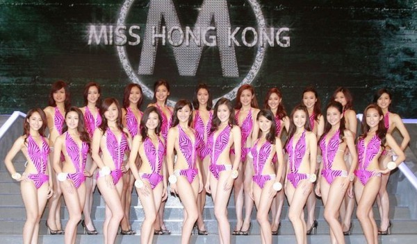 Thí sinh Hoa hậu Hồng Kông gây thất vọng vì lộ khiếm khuyết 1